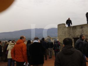 Cittadini visitano il Bastione